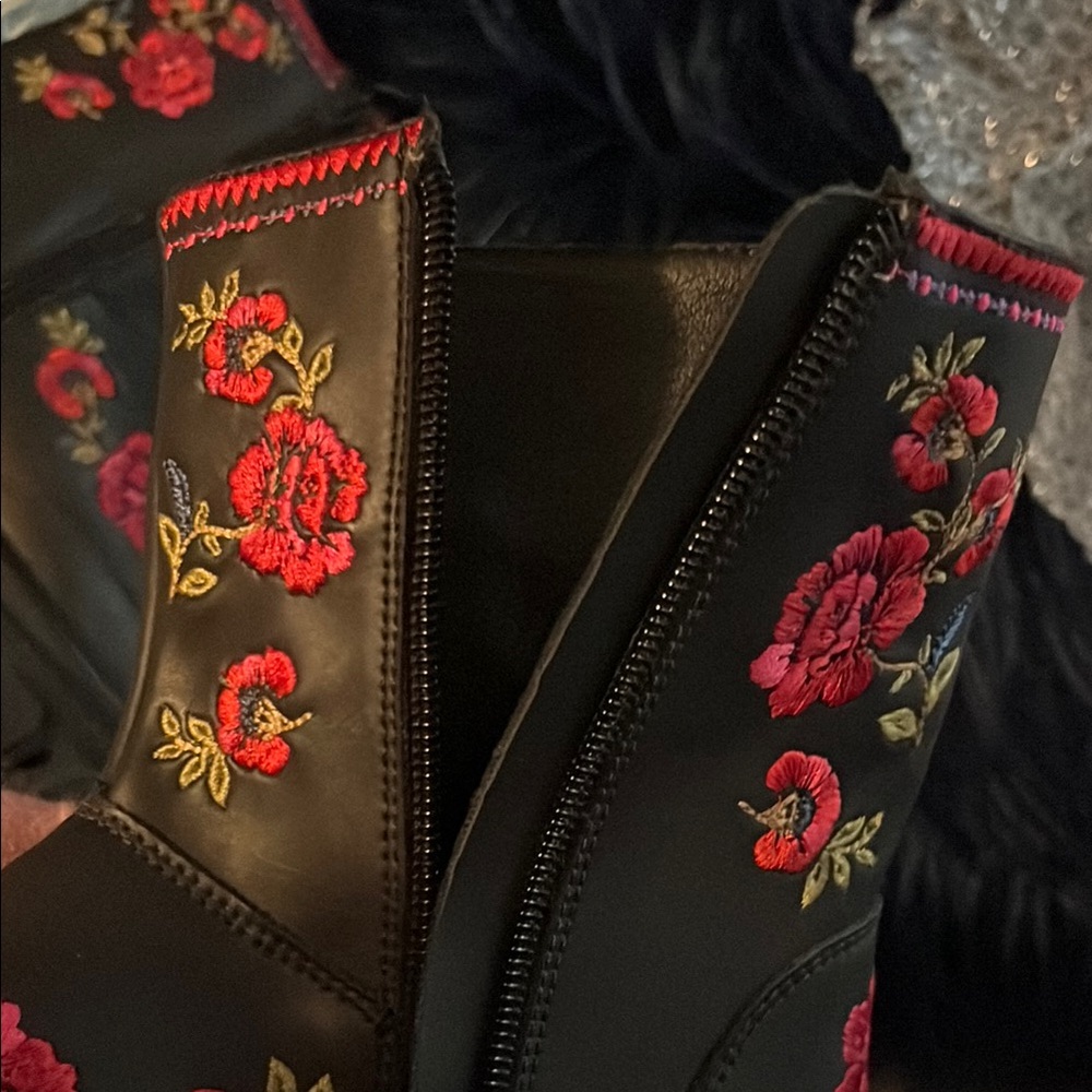 New FARM Rio Black and Red Combat Boots with Floral Embroidery NWOT - Picture 14 of 16